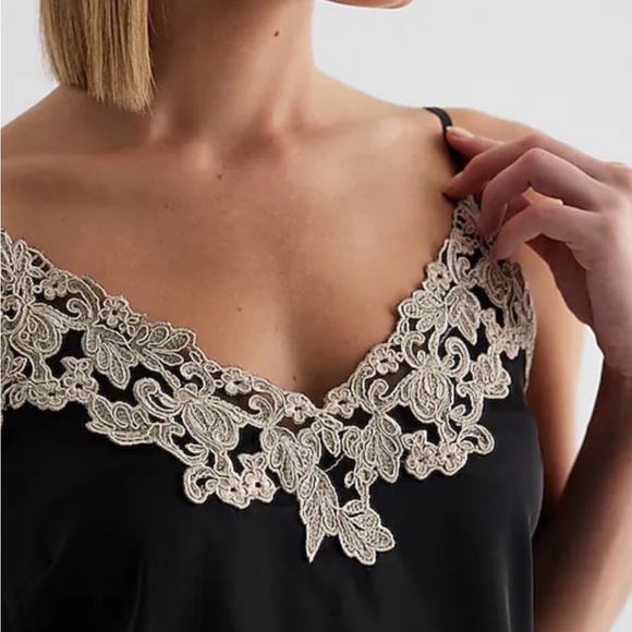 V-Neck Lace Trim Cami - Picture 3 of 5